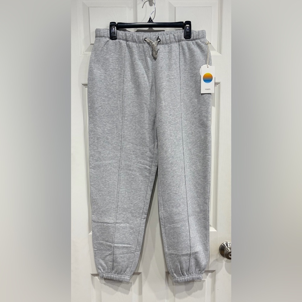 Vuori Women's XL Restore Sweatpant Light Grey Relaxed Fit High Rise NWT Cozy